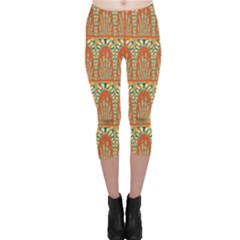 Arcs Pattern Capri Leggings  by linceazul