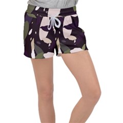 Pattern Formes Vert/noir  Women s Velour Lounge Shorts by kcreatif