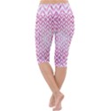 Chevrons Abstrait Rose Lightweight Velour Cropped Yoga Leggings View4