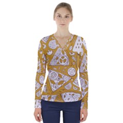 Vector-seamless-pizza-slice-pattern-hand-drawn-pizza-illustration-great-pizzeria-menu-background - V-neck Long Sleeve Top by Pakemis