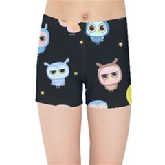 Cute-owl-doodles-with-moon-star-seamless-pattern Kids  Sports Shorts by Salman4z